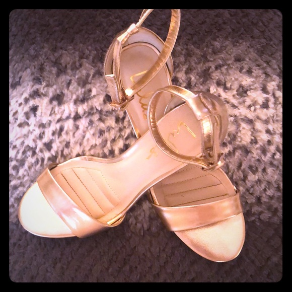 Rose gold stiletto - Picture 1 of 2